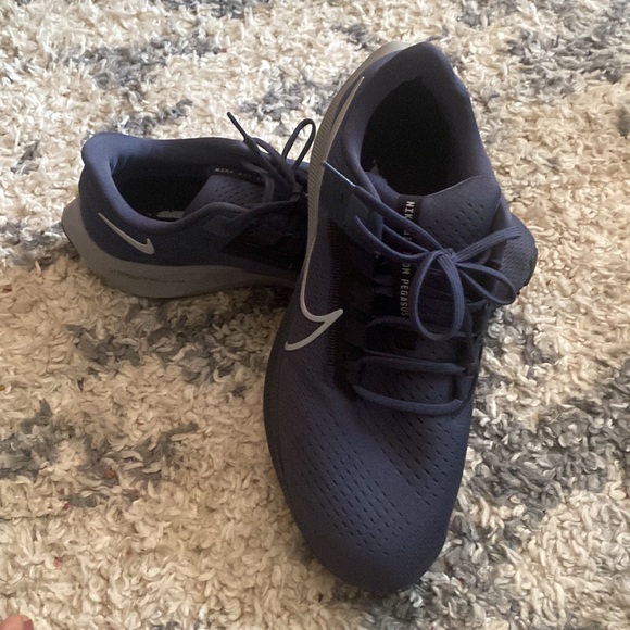 Nike Air Zoom Pegasus 30 shoes - Picture 2 of 5